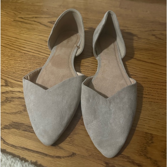 Old navy flats - Picture 2 of 4